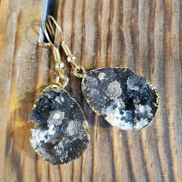 Druzy Agate Teardrop Earrings Gold Plated Gray Black - Picture 2 of 4